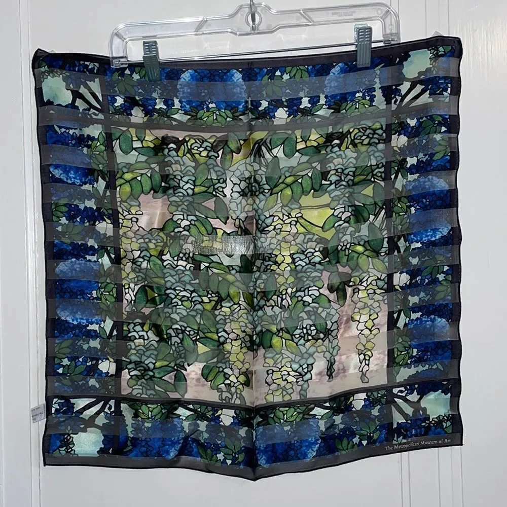 Vtg The Metropolitan Museum of Art blue & green stained glass‎ silk scarf